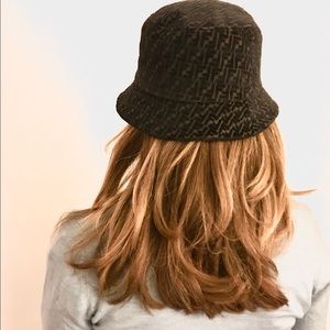 🇮🇹FENDI 🇮🇹 velvet bucket hat